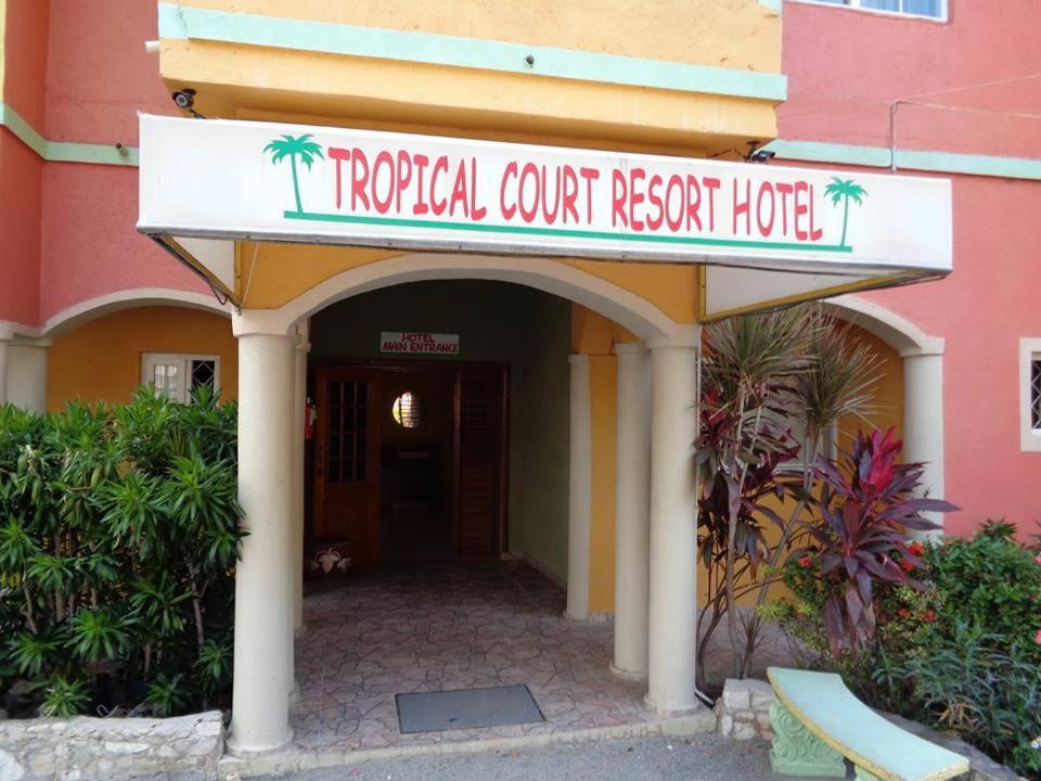 Tropical Court Hotel Montego Bay Exterior photo